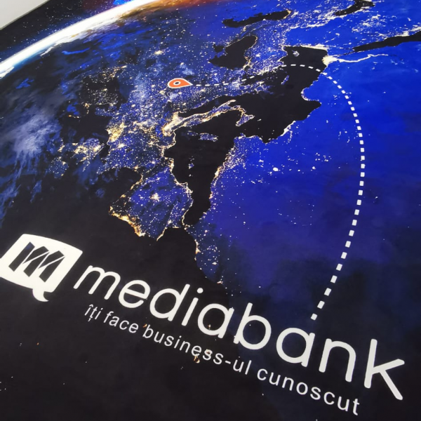 Mochetă personalizată Mediabank